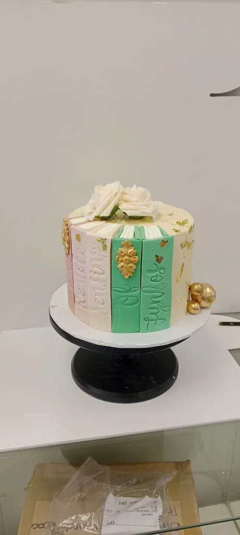 Graduation celebration cake